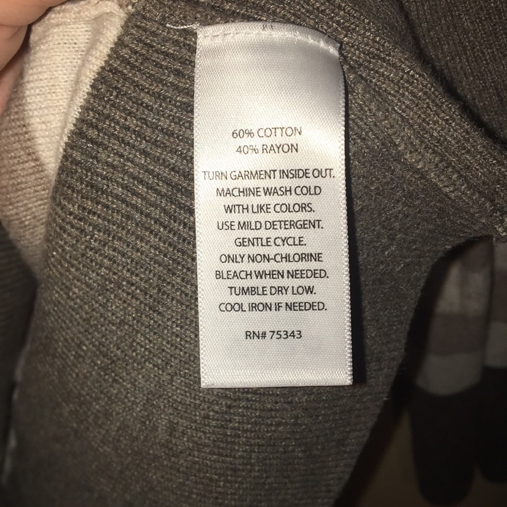Sweater - Picture 4 of 4